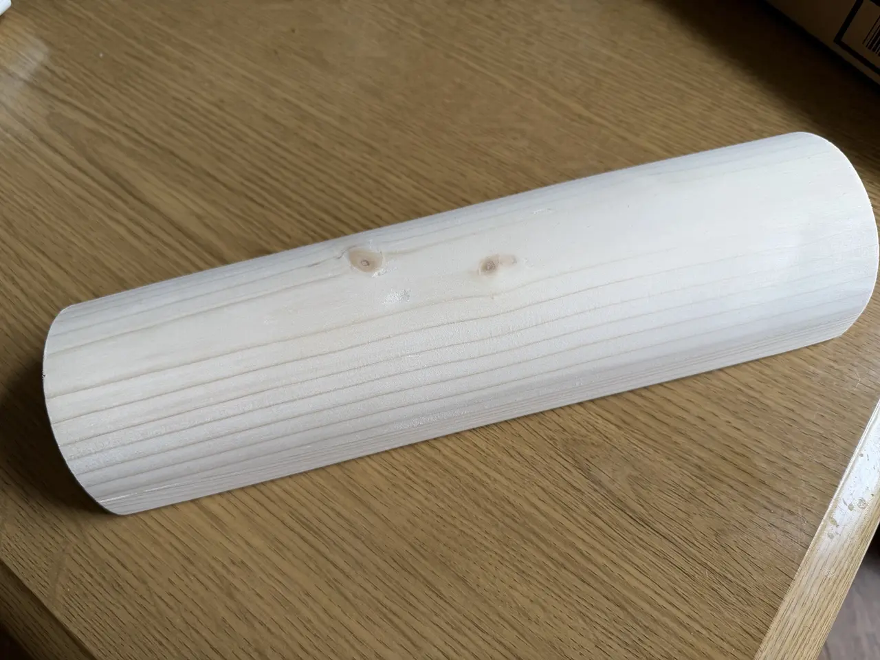SPF材で制作した足裏マッサージ台